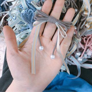 Cột tóc nơ ruy băng dài