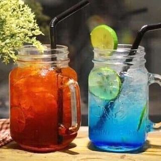 Cốc thủy tinh kèm ống hút