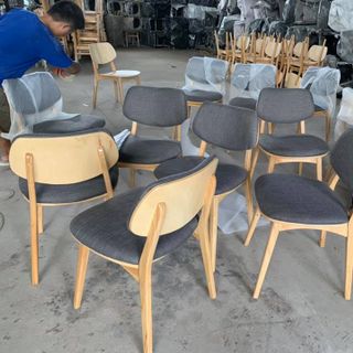 Bàn ghế giá cả thương lượ