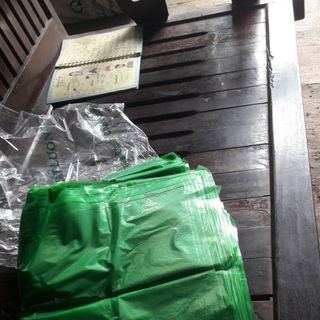 Túi nilon đen đựng rác