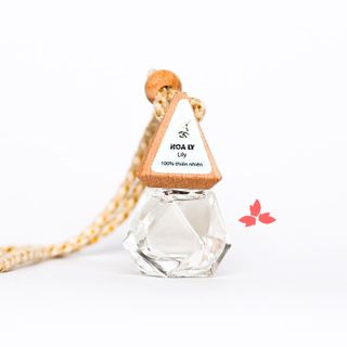 Tinh dầu hoa ly lọ treo xe ô tô treo phòng treo tủ