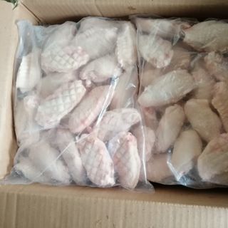 cánh gà giữa đông lạnh