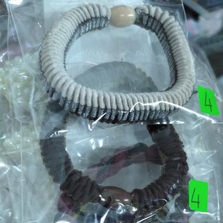 Cột tóc đủ mẫu ngẫu nhiên