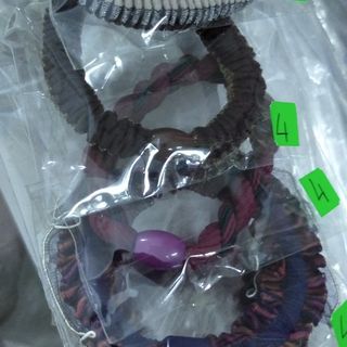 Cột tóc đủ mẫu ngẫu nhiên