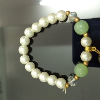 Chuỗi đeo tay nữ tua rua