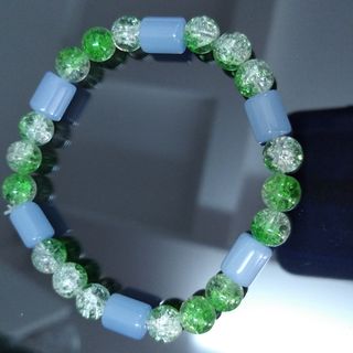 Chuỗi màu đeo tay rất đẹp