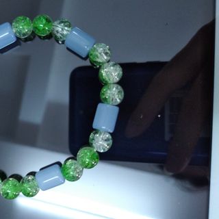 Chuỗi màu đeo tay rất đẹp