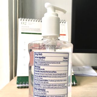 Cung cấp nước rửa tay y tế dạng gel tác dụng diệt khuẩn và giữ ẩm cho da từ Mỹ