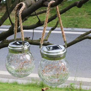 Đèn LED treo sân năng lượng mặt trời