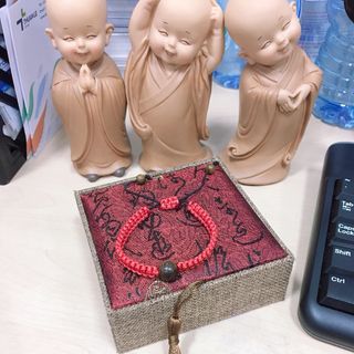 Vòng tay chỉ đỏ Mix Trầm Hương