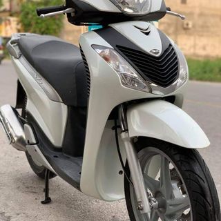 Cần bán Honda Shi 150cc đời 2012 màu trắng sứ còn mới