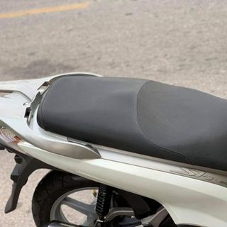 Cần bán Honda Shi 150cc đời 2012 màu trắng sứ còn mới