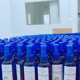 dung dịch xịt khô tinh dầu tràm