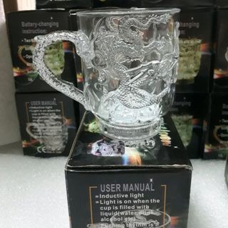 Ly thần kỳ phát sáng