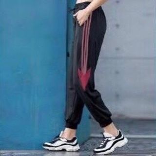 Quần tập jooger mũi tên