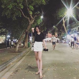 Chân váy jean xước rách thời trang