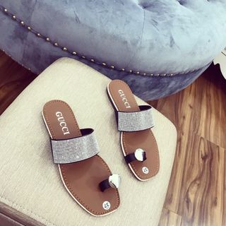 Dép kẹp ngón đá cute