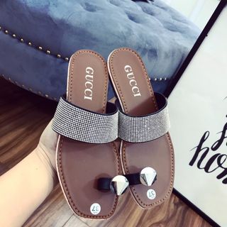 Dép kẹp ngón đá cute