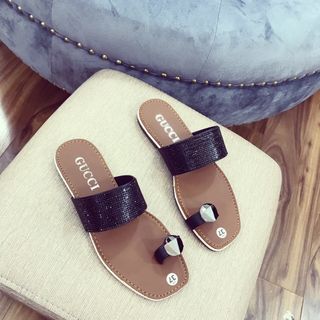 Dép kẹp ngón đá cute