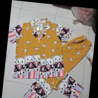Bộ tay ngắn quần dài gấu chân bông