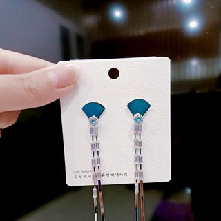 Bông tai đá dài sang chảnh