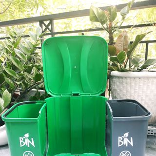 THÙNG RÁC NHỰA ĐẠP CHÂN HAI NGĂN PHÂN LOAI