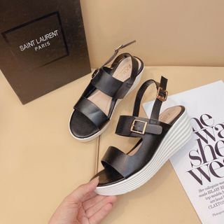 Giày sandal xuồng quai khoá