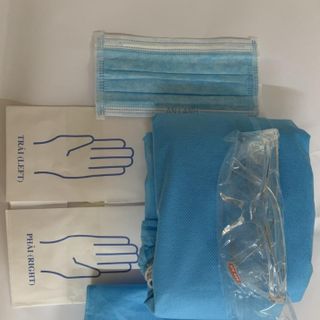 Bộ quần áo phòng dịch