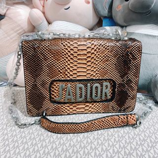 Tuia van ran cao cấp