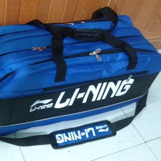 bao vợt cầu lông vuông