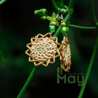 Khuyên tai mây gắn sọi cọ rafia