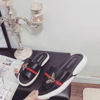 Dép con ong đe đem