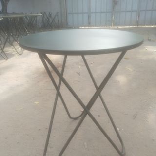 Bàn cà phê ngoài trời giả cổ