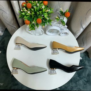 Giày Bít 5p mũi nhọn phom chuẩn lót có mút êm mềm
Size 35-39