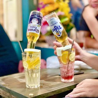 Dụng cụ gài chai bia