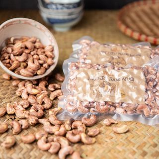 Hạt điều VN NUTS - Hạt điều rang muối vỏ lụa VN NUTS cao cấp 500g