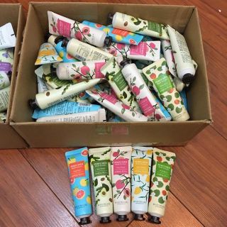 Kem dưỡng da tay Maycreate 30g Giá sỉ 7000