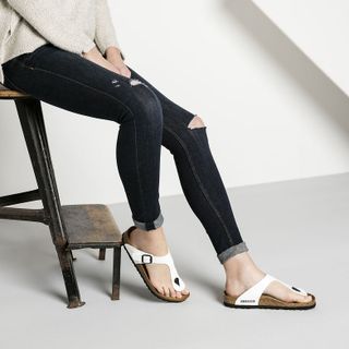 Dép đế trấu nữ kẹp ngón màu trắng