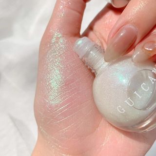 Nhũ bắt sáng lỏng dạng lăn highlight Guicami