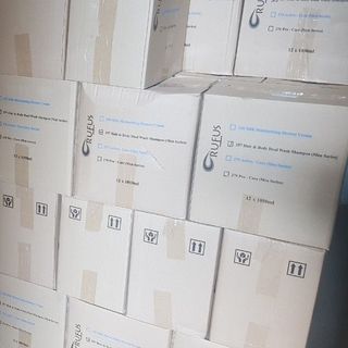 Sữa tắm nữ RUFUS malaysia TRẮNG DA CHỐNG NẮNG 1050ML