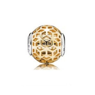 SỈ charm Essence 08