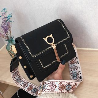 Túi Khóa Tua Rua Dập Viền Sang Chảnh D765