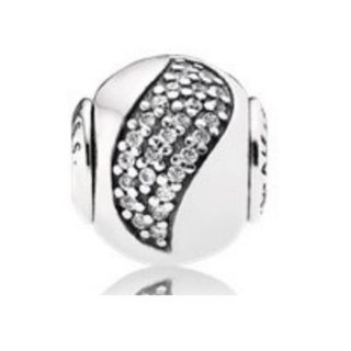 SỈ charm Essence 12