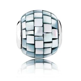 SỈ charm Essence 16