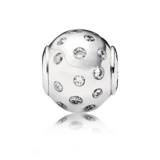 SỈ charm Essence 19