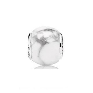 SỈ charm Essence 20