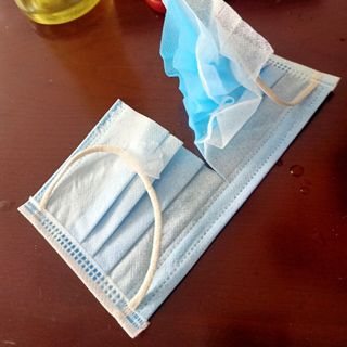 Bán khẩu trang 4 lớp lẻ từng cái giá tốt ạ