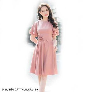 ĐẦM XÒE TAY NGẮN DÚN ĐÍNH HOA HỒNG BÊN EO MS 2421