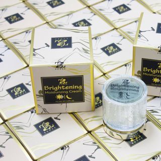 KEM LÀM TRẮNG DA CHỐNG NẮNG ZUHEE