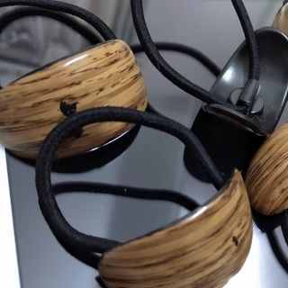 Cột tóc gỗ đẹp